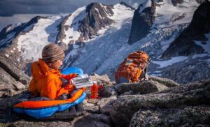 کیسه خواب کوهنوردی یکی از تجهیزات کوهنوری انفرادی است