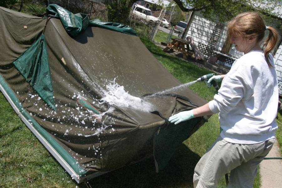 شستن چادر مسافرتی با این روش، دیگر نیازی به خرید چادر جدید ندارید! موارد مورد نیاز برای شستن چادر مسافرتی