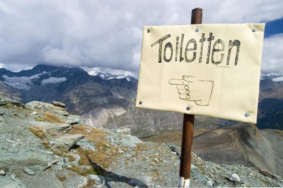 لوازم مورد نیاز برای دستشویی در طبیعت