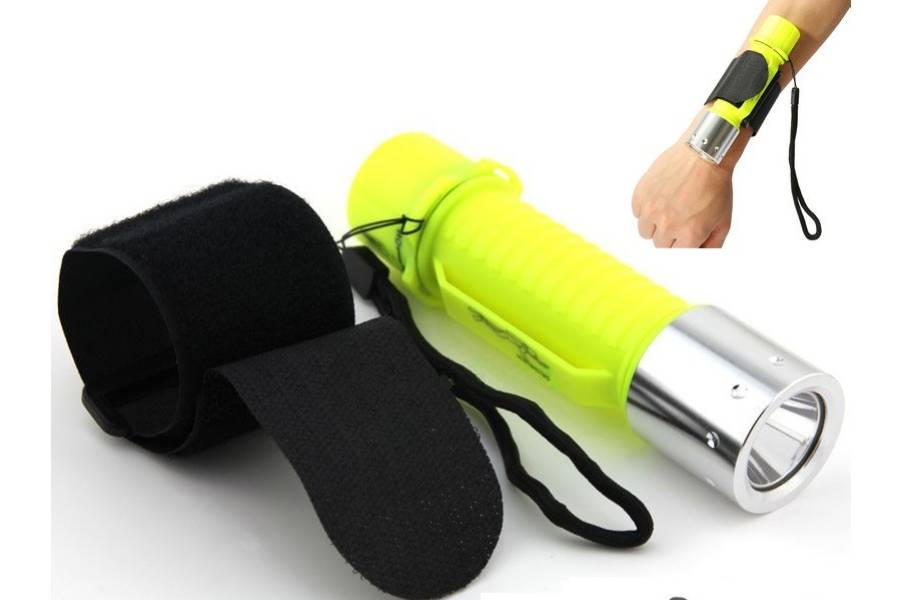 چراغ قوه غواصی مدل T6